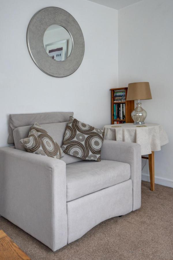 Katrinas Apartment By Treetop Property Cirencester Exterior photo